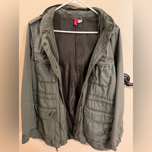 H&M Green Jacket - Picture 4 of 8